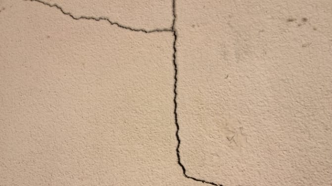 地震・ひび割れ修理